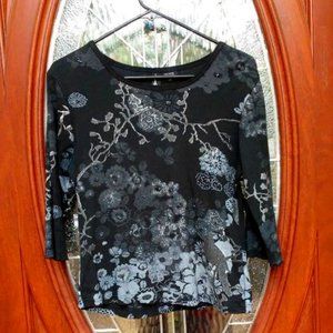 Yashi Round Neck 3/4 sleeves Floral Top Size M